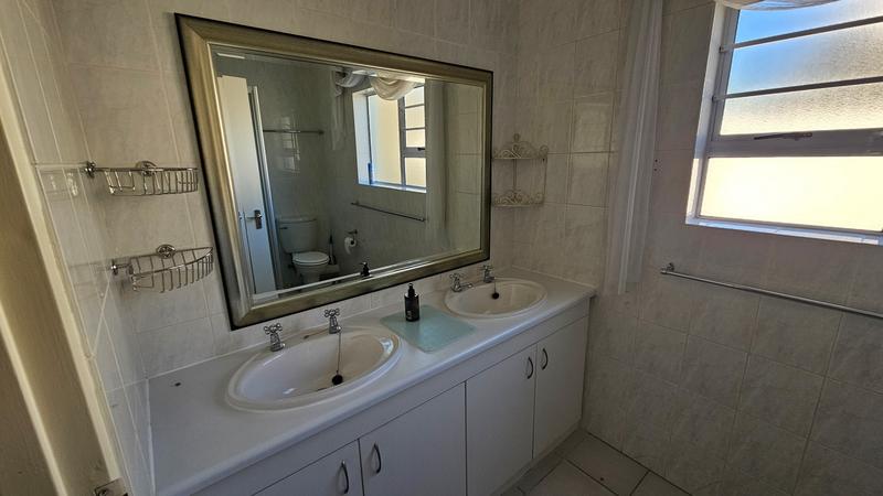 3 Bedroom Property for Sale in Sonstraal Heights Western Cape